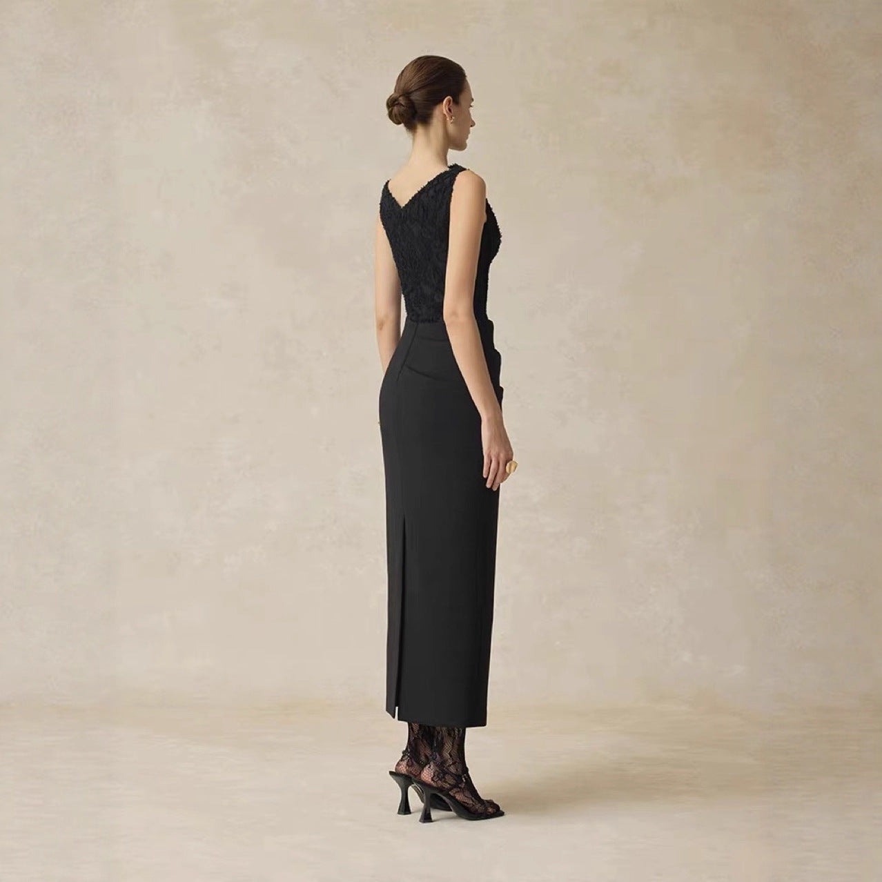 Elegant One-Shoulder Long Sleeve Fitted Dress with Lace Splicing Sleeveless Evening Gown
